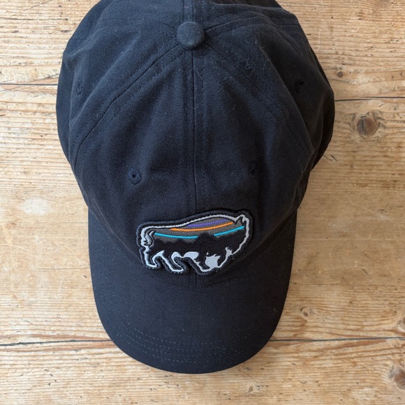 Patagonia Black Ball Cap with Buffalo Patch one size adjustable fabric strap - Picture 5 of 5